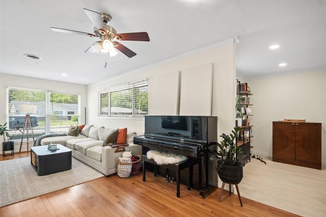 4830 Hummingbird Street, Houston, TX 77035