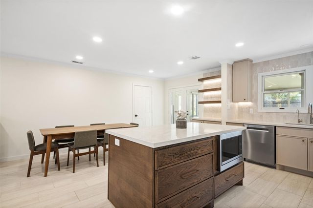 4830 Hummingbird Street, Houston, TX 77035