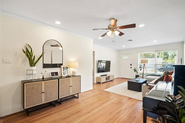 4830 Hummingbird Street, Houston, TX 77035