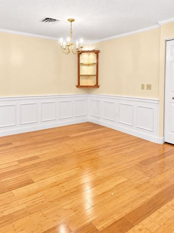 400 Brookside F, Andover, MA 01810