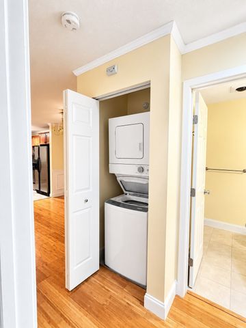 400 Brookside F, Andover, MA 01810