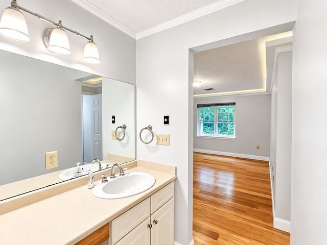 400 Brookside F, Andover, MA 01810