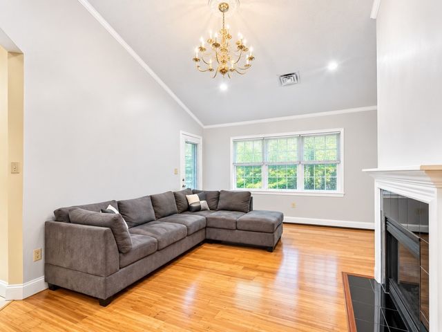 400 Brookside F, Andover, MA 01810