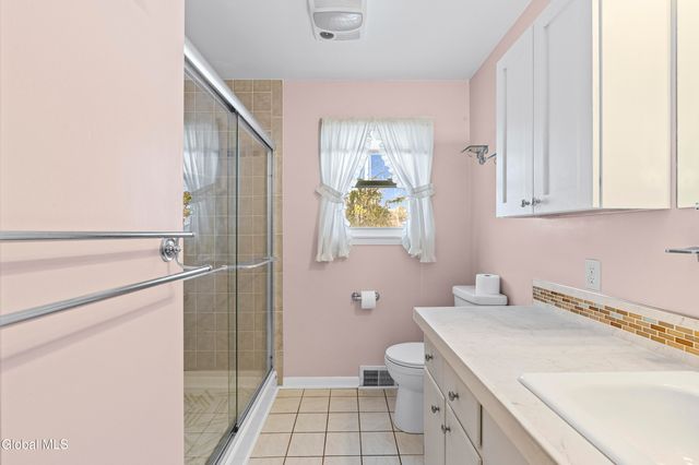 1109 St Jude Drive, Rotterdam, NY 12303