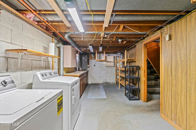 1109 St Jude Drive, Rotterdam, NY 12303