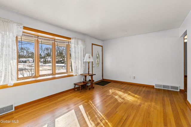 1109 St Jude Drive, Rotterdam, NY 12303