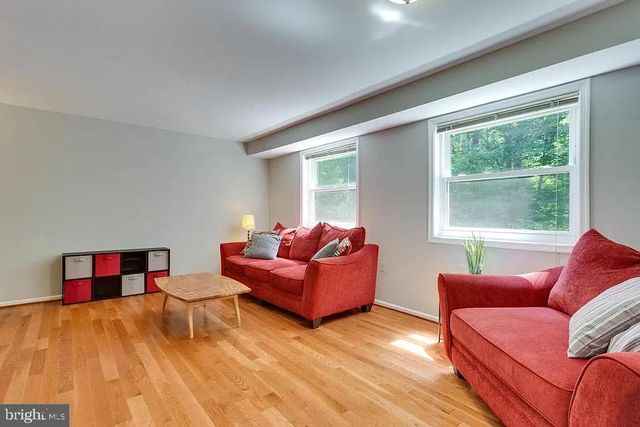 5861 KARA PL, Burke, VA 22015