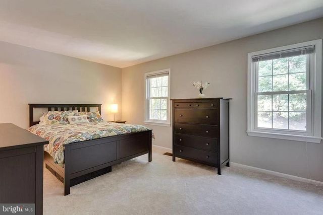 5861 KARA PL, Burke, VA 22015