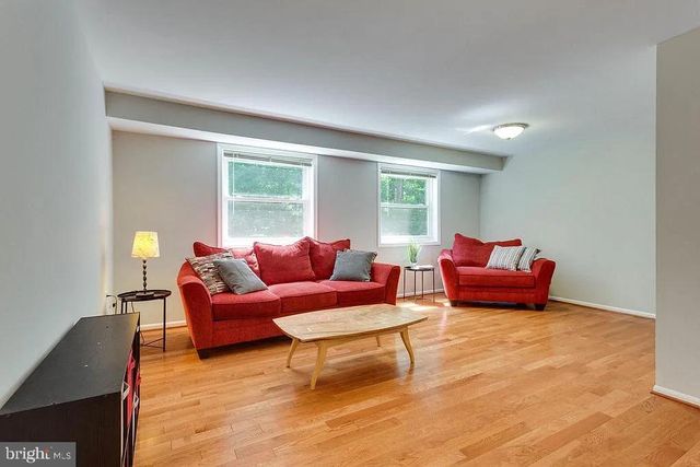 5861 KARA PL, Burke, VA 22015