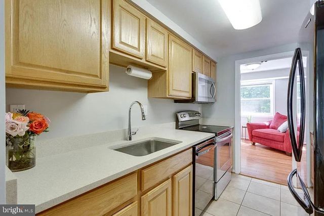 5861 KARA PL, Burke, VA 22015