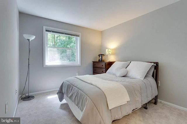 5861 KARA PL, Burke, VA 22015