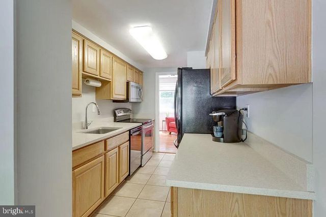 5861 KARA PL, Burke, VA 22015
