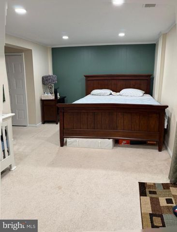 5861 KARA PL, Burke, VA 22015