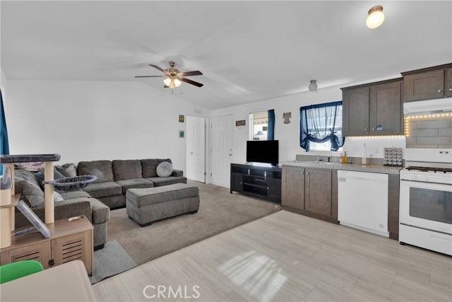 2494 W Main 48, Barstow, CA 92311