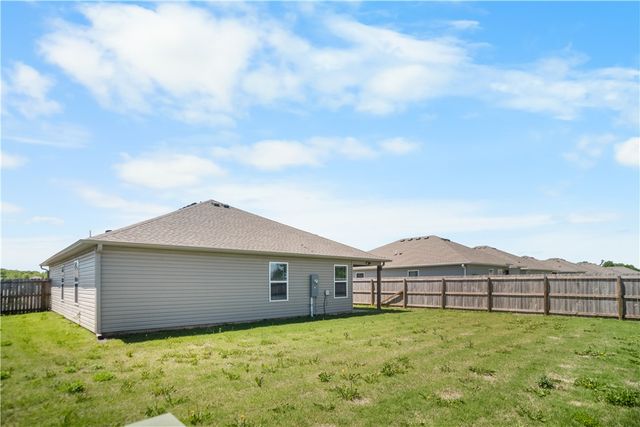 829 S Katlyn Drive, Siloam Springs, AR 72761