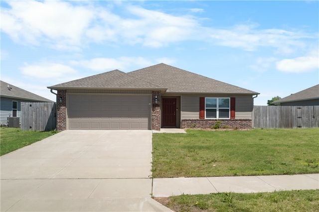 829 S Katlyn Drive, Siloam Springs, AR 72761