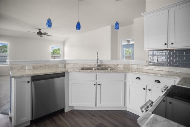 829 S Katlyn Drive, Siloam Springs, AR 72761