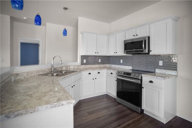 829 S Katlyn Drive, Siloam Springs, AR 72761