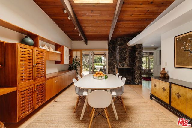 3493 Valley Meadow Road, Sherman Oaks, CA 91403