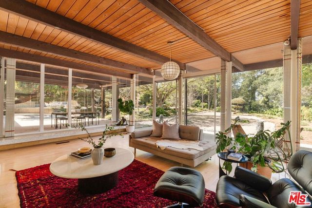 3493 Valley Meadow Road, Sherman Oaks, CA 91403