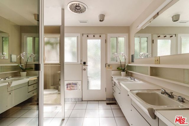 3493 Valley Meadow Road, Sherman Oaks, CA 91403