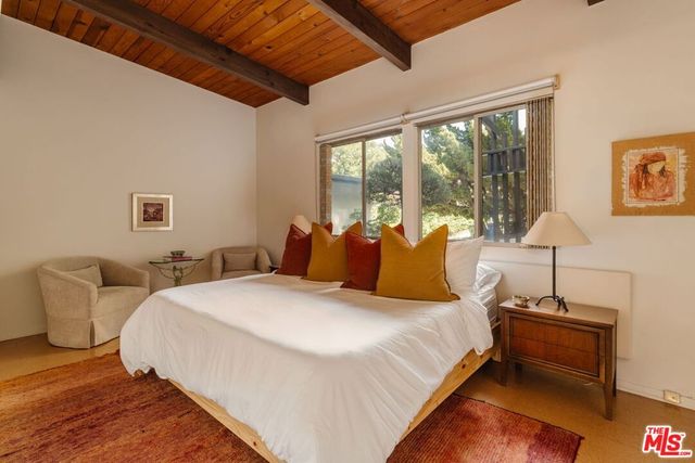 3493 Valley Meadow Road, Sherman Oaks, CA 91403