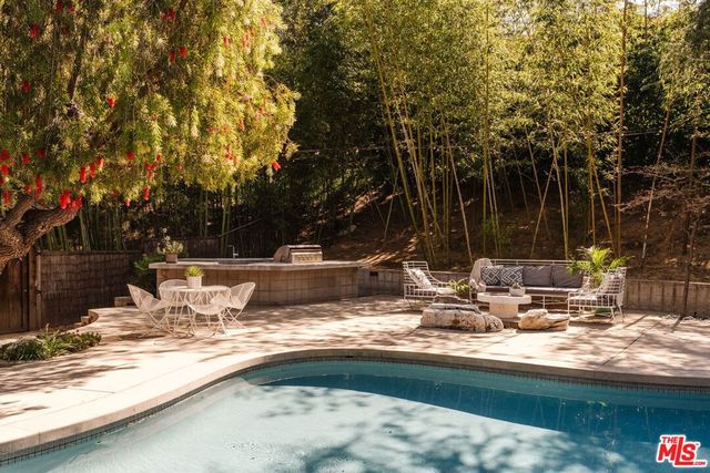 3493 Valley Meadow Road, Sherman Oaks, CA 91403