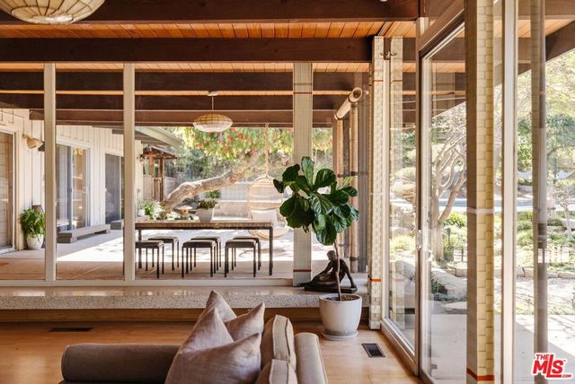 3493 Valley Meadow Road, Sherman Oaks, CA 91403