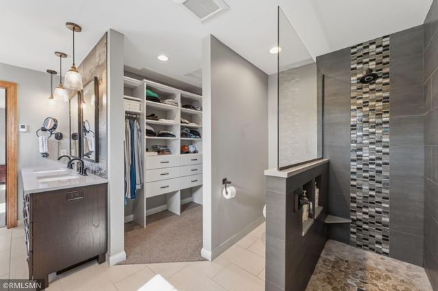 6459 Craig Drive, Eden Prairie, MN 55346