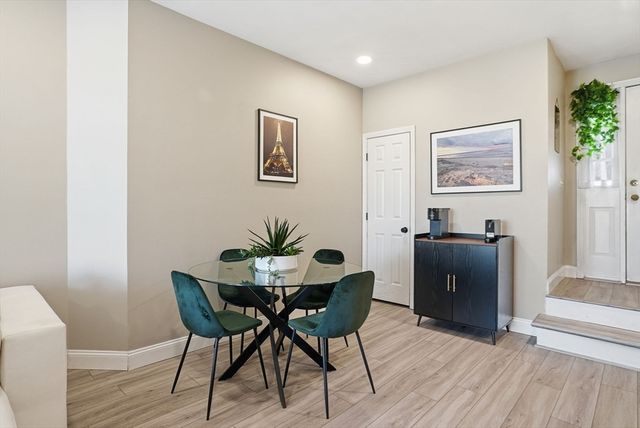 55 Bradford Commons Ln 55, Braintree, MA 02184