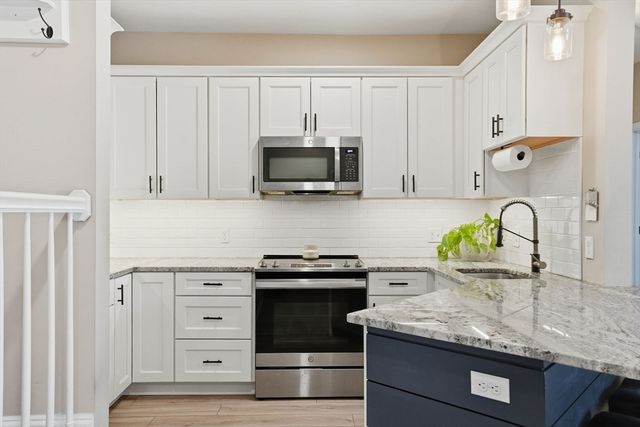 55 Bradford Commons Ln 55, Braintree, MA 02184