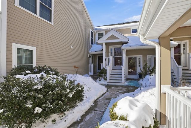 55 Bradford Commons Ln 55, Braintree, MA 02184