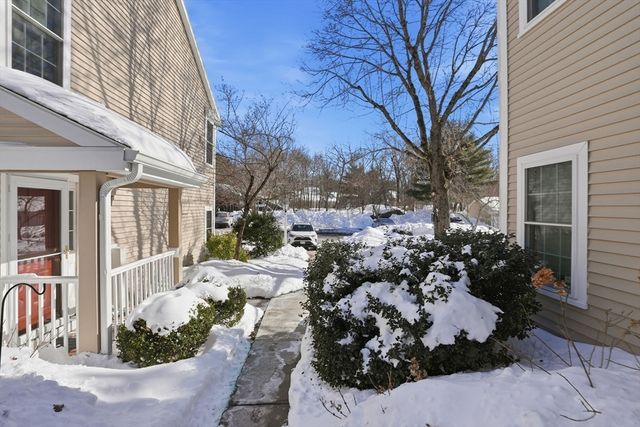 55 Bradford Commons Ln 55, Braintree, MA 02184