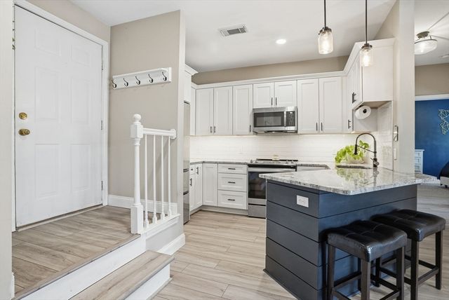 55 Bradford Commons Ln 55, Braintree, MA 02184