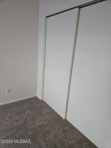 1674 W Park Wood Lane, Tucson, AZ 85746