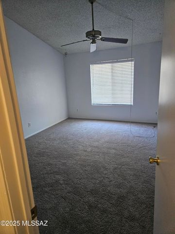 1674 W Park Wood Lane, Tucson, AZ 85746