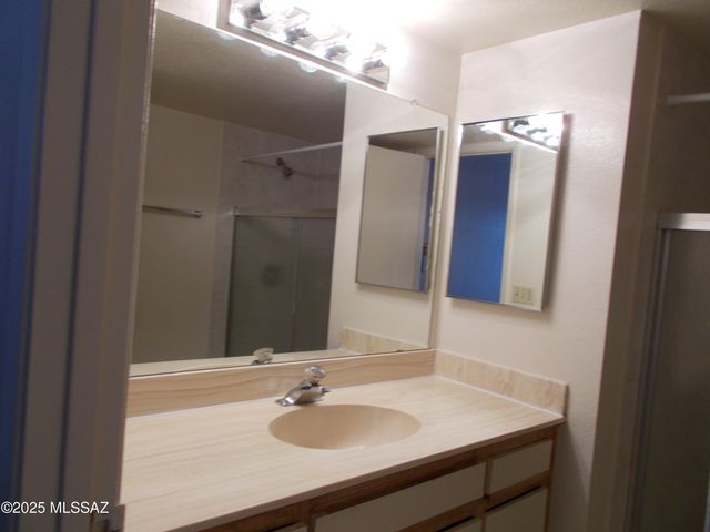 1674 W Park Wood Lane, Tucson, AZ 85746