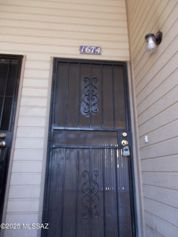 1674 W Park Wood Lane, Tucson, AZ 85746