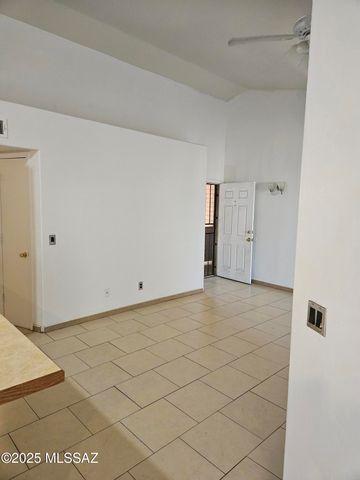 1674 W Park Wood Lane, Tucson, AZ 85746