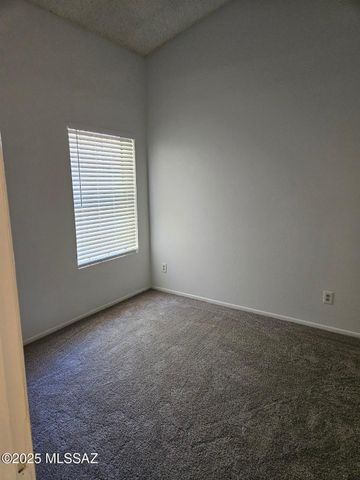 1674 W Park Wood Lane, Tucson, AZ 85746