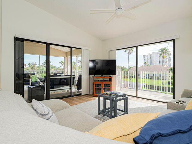 3206 S Lakeview Circle 1206, Hutchinson Island, FL 34949