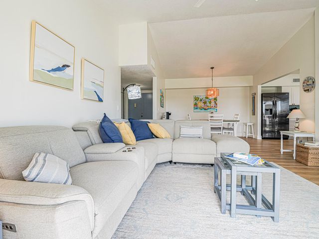 3206 S Lakeview Circle 1206, Hutchinson Island, FL 34949