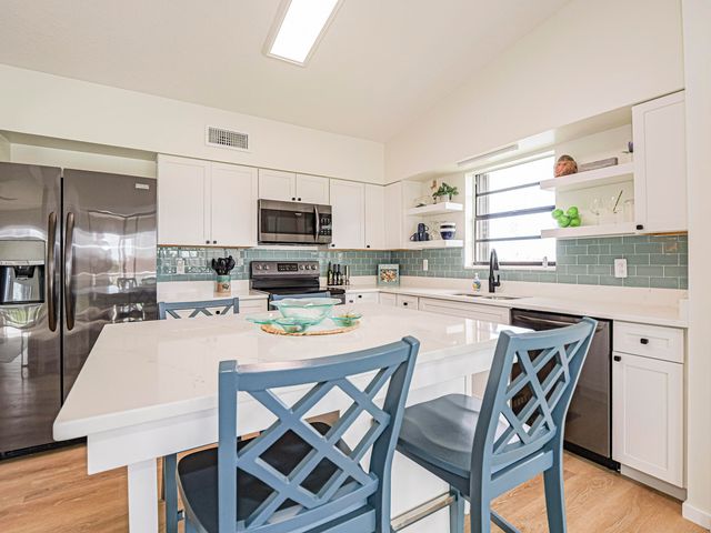 3206 S Lakeview Circle 1206, Hutchinson Island, FL 34949