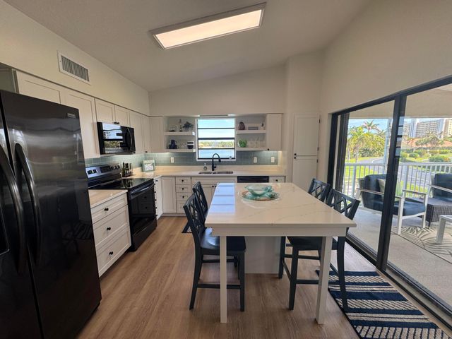 3206 S Lakeview Circle 1206, Hutchinson Island, FL 34949