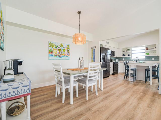 3206 S Lakeview Circle 1206, Hutchinson Island, FL 34949