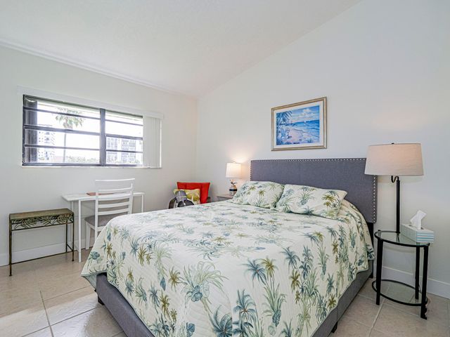 3206 S Lakeview Circle 1206, Hutchinson Island, FL 34949