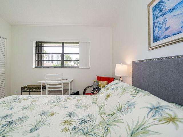 3206 S Lakeview Circle 1206, Hutchinson Island, FL 34949