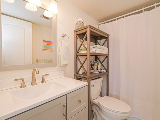 3206 S Lakeview Circle 1206, Hutchinson Island, FL 34949