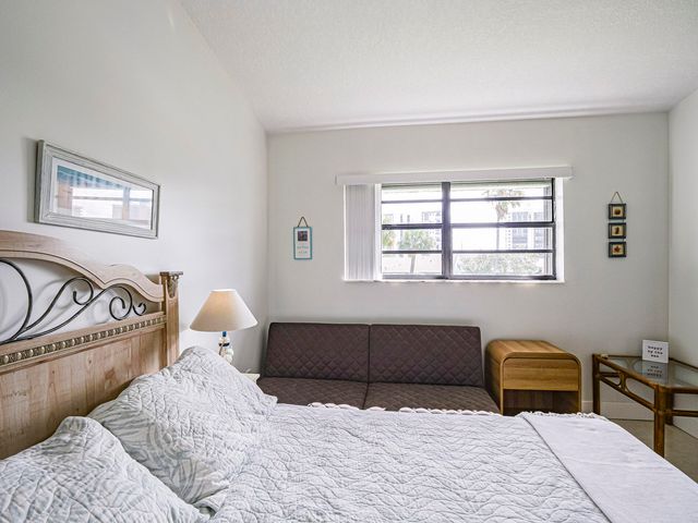 3206 S Lakeview Circle 1206, Hutchinson Island, FL 34949