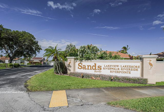 3206 S Lakeview Circle 1206, Hutchinson Island, FL 34949